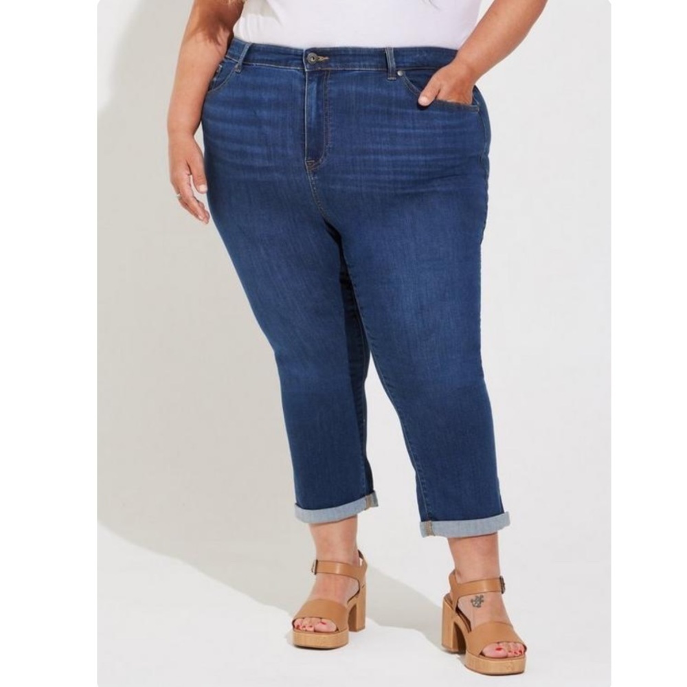NWT TORRID Crop MidFit Skinny Super Soft Mid-Rise Jeans